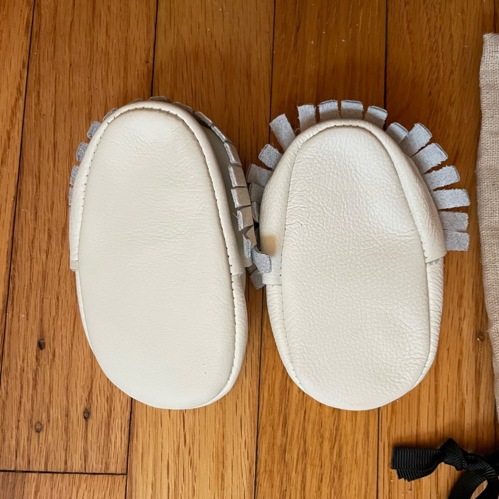 Bella Baby Ivory Leather Fringe Moccasins - Picture 4 of 4